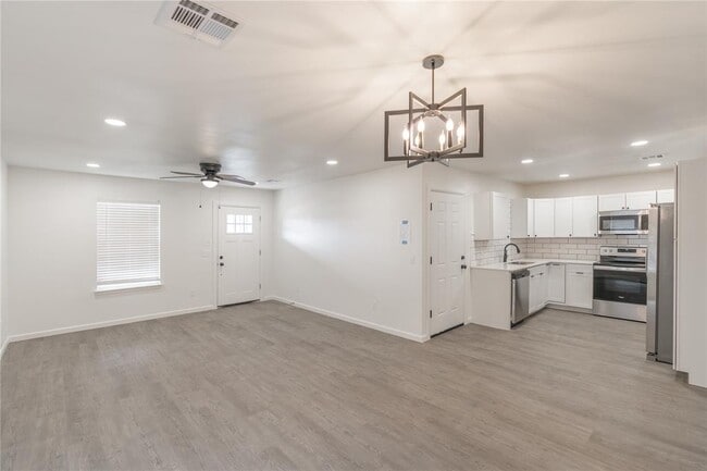 568 Parkhill Cir in Newcastle, OK - Building Photo - Building Photo