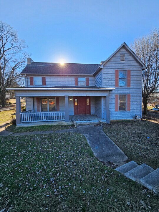2011 Lincoln St in Knoxville, TN - Building Photo