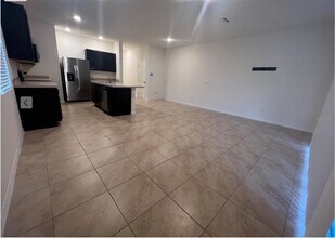 1296 Yellow Finch Dr in Davenport, FL - Building Photo - Building Photo
