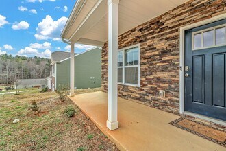 122 Amblers Knl Rd in Weaverville, NC - Building Photo - Building Photo