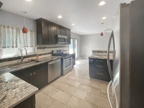 6319 Iris Way in Arvada, CO - Building Photo - Building Photo
