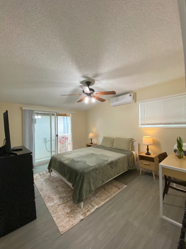 11999 S Della Ln, Unit Main in Garden Grove, CA - Building Photo - Building Photo