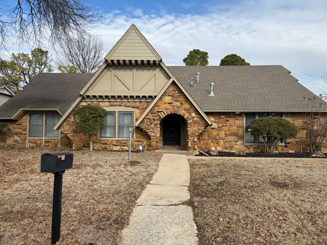 7519 E 81st Pl in Tulsa, OK - Foto de edificio - Building Photo