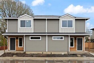 535 SE Sheridan Rd in Sheridan, OR - Building Photo - Building Photo