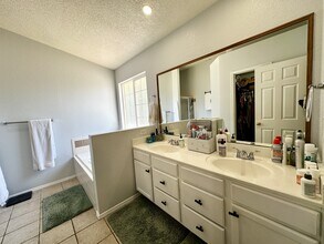 5420 Kokopelli Ct NW in Albuquerque, NM - Building Photo - Building Photo