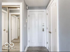 230 E 9th St, Unit 304 in Indianapolis, IN - Building Photo - Building Photo