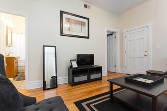 1456 N Maplewood Ave-Unit -1R in Chicago, IL - Building Photo - Building Photo