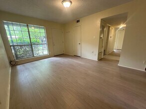 4000 Acree St in Waco, TX - Building Photo - Building Photo