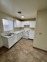 863 Shiloh Ct-Unit -3 in Redding, CA - Building Photo - Building Photo