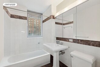 455 Main St in New York, NY - Building Photo - Building Photo
