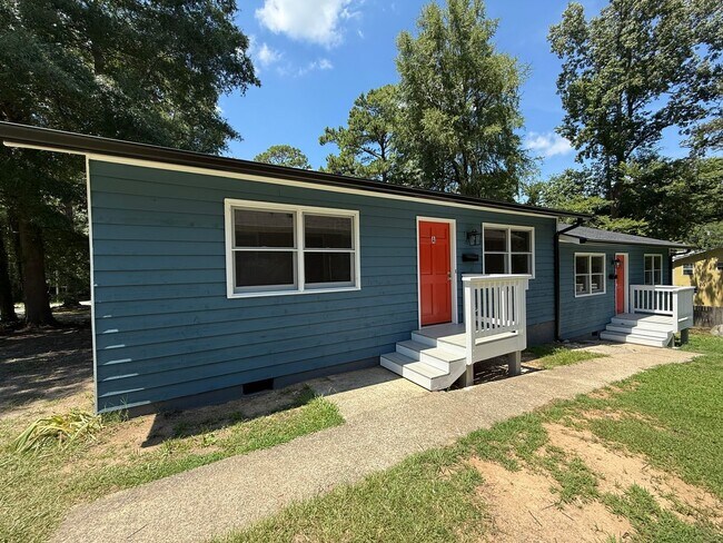 102 Johnson St-Unit -#A (102 Johnson) in Chapel Hill, NC - Building Photo - Building Photo