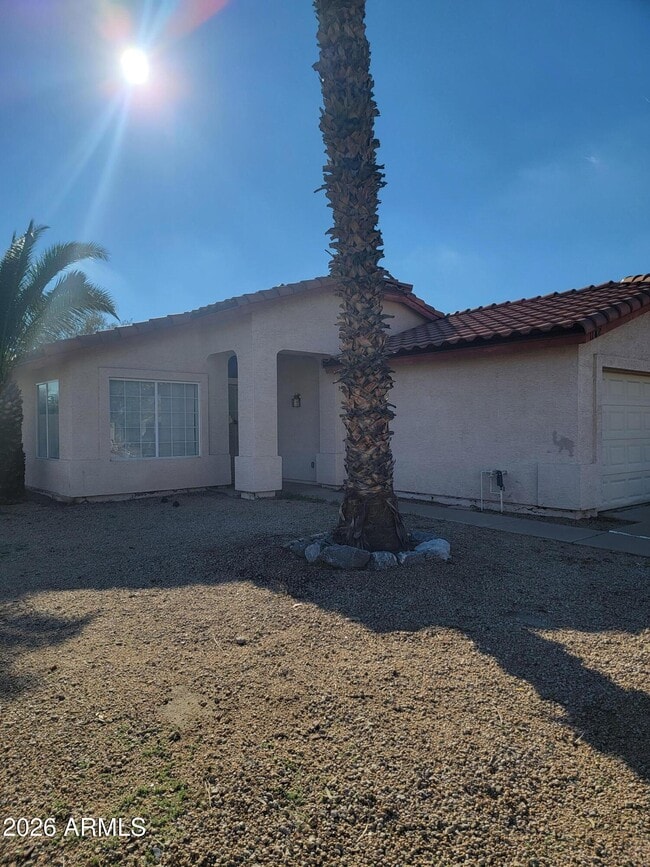 4545 N 67th Ave in Phoenix, AZ - Foto de edificio - Building Photo