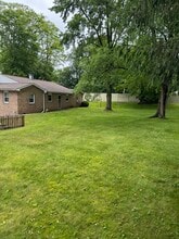 80 Mary Ann Ln, Unit 1 in Youngstown, OH - Foto de edificio - Building Photo