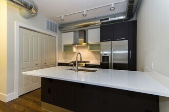 11 Saint George St, Unit 406 in Boston, MA - Building Photo - Building Photo