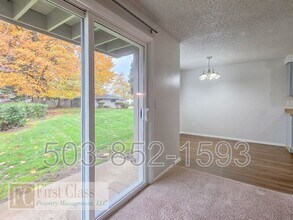 1334 NE 186th Ave in Portland, OR - Building Photo - Building Photo