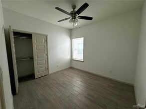 7815 N 58th Ln-Unit -2 in Mission, TX - Building Photo - Building Photo