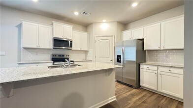 405 Stoneybrook Dr in Dahlonega, GA - Foto de edificio - Building Photo