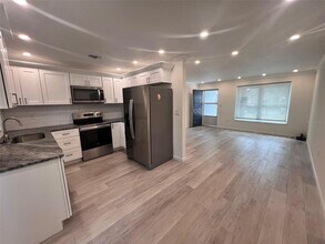 3419 Van Nuys Loop in New Port Richey, FL - Building Photo - Building Photo
