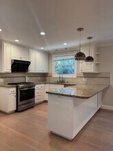 758 Arnold Way in Menlo Park, CA - Building Photo - Building Photo