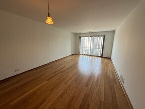 7412 N Western Ave in Chicago, IL - Building Photo - Building Photo