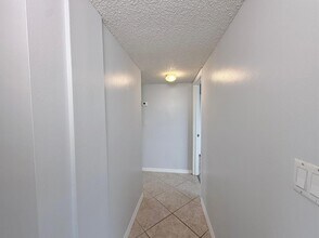 1720 N Congress Ave, Unit 404 in West Palm Beach, FL - Building Photo - Building Photo