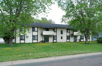 7240 W River Rd in Brooklyn Center, MN - Building Photo - Building Photo