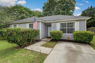 116 Laurelwood Dr in Savannah, GA - Building Photo - Building Photo