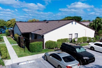 3504 Waterview Cir in Palm Springs, FL - Building Photo - Building Photo
