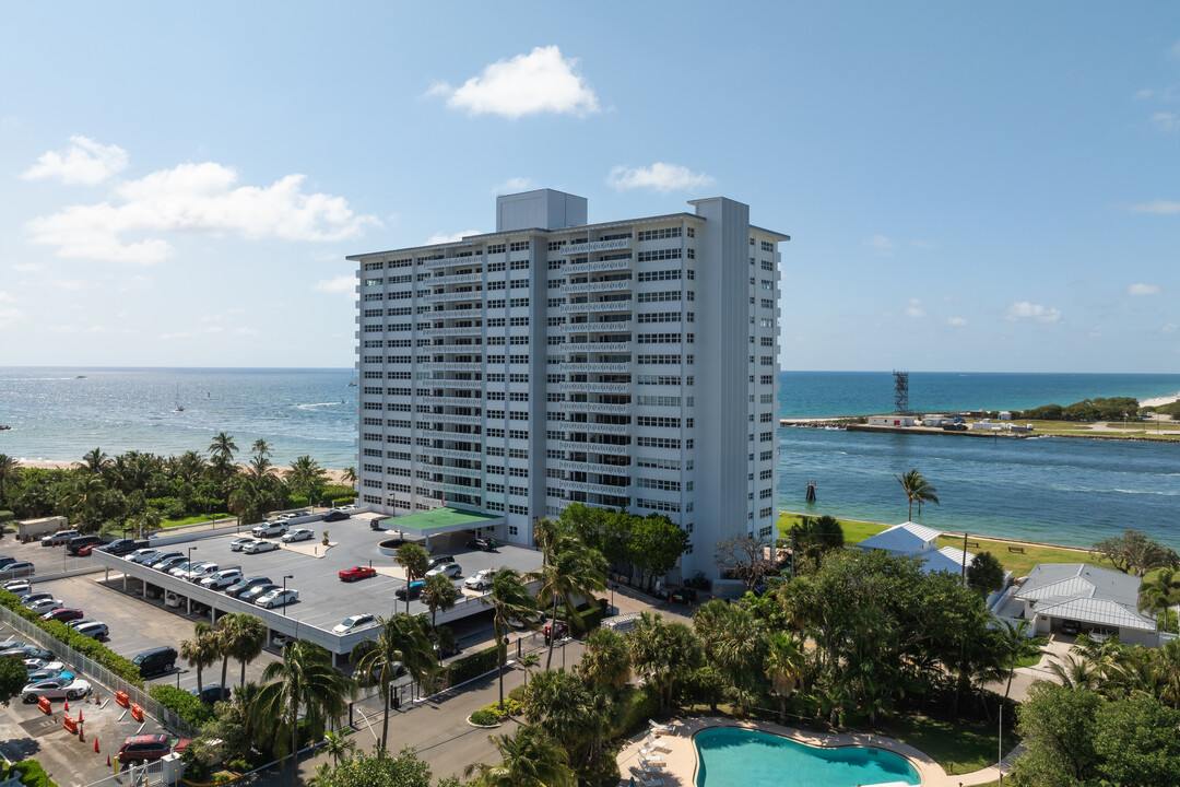 Sky Harbor East in Fort Lauderdale, FL - Building Photo