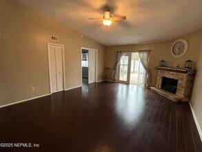 636 Aquatic Dr in Atlantic Beach, FL - Building Photo - Building Photo