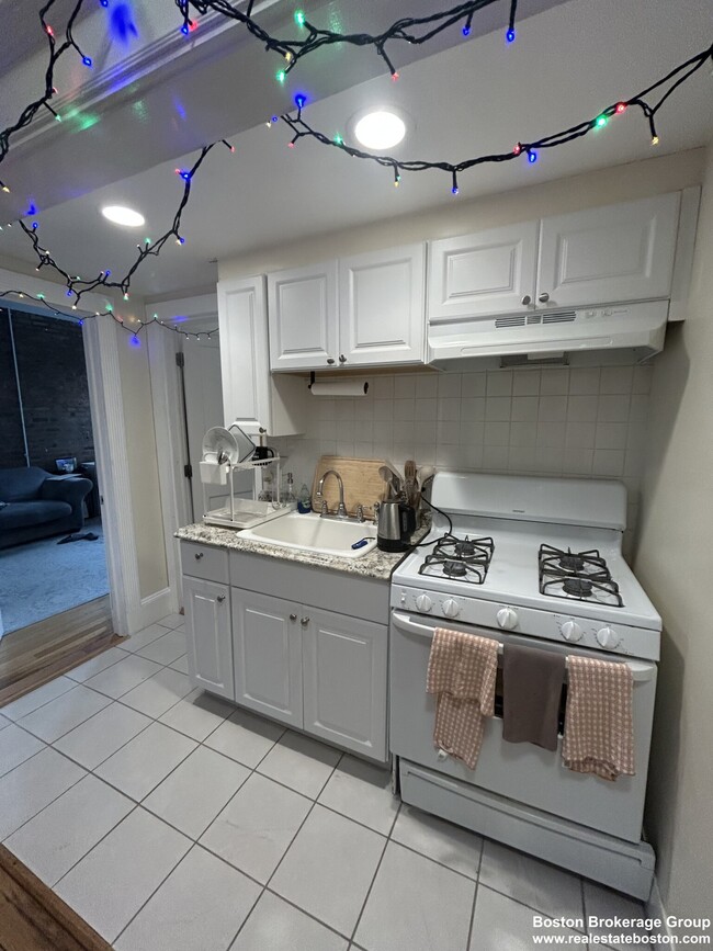 property at 39 Hemenway St