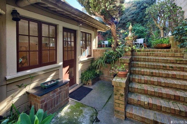 property at 1659 Jackson St