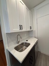 6 Sutherland Rd, Unit 3 in Boston, MA - Building Photo - Building Photo