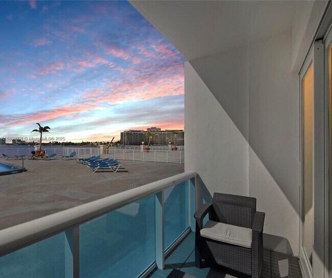 6770 Indian Creek Dr, Unit T-F in Miami Beach, FL - Foto de edificio - Building Photo