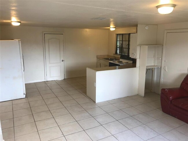 421 W Cornell St in Avon Park, FL - Building Photo - Building Photo