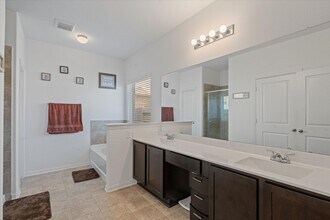 4715 Painted Bunting Ln in Baytown, TX - Building Photo - Building Photo