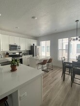 4726 Hillhouse Cv in Murray, UT - Foto de edificio - Building Photo