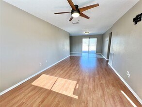 303 Brigadoon Ln in Friendswood, TX - Building Photo - Building Photo