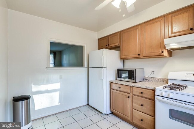 property at 3418 Coventry Ct Dr