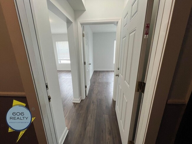 3420 W Irving Park Rd in Chicago, IL - Building Photo - Building Photo