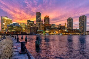 65 E India Row in Boston, MA - Building Photo