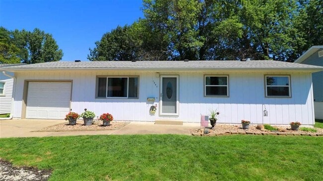 property at 1247 Doreen Ave