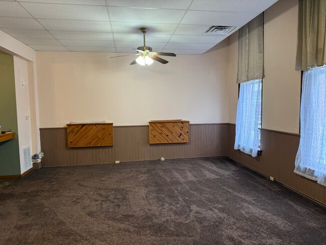 111 N Market St in Winamac, IN - Building Photo - Building Photo