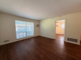 Brownsboro 16 LLC in Louisville, KY - Building Photo