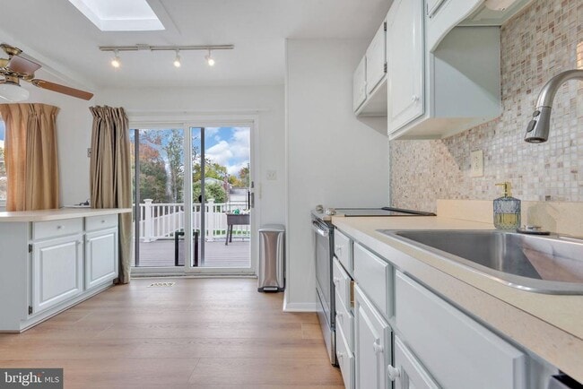 property at 852 Birchwood Ct