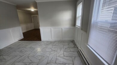 1518 Pembroke St, Unit 2R in Bridgeport, CT - Foto de edificio - Building Photo