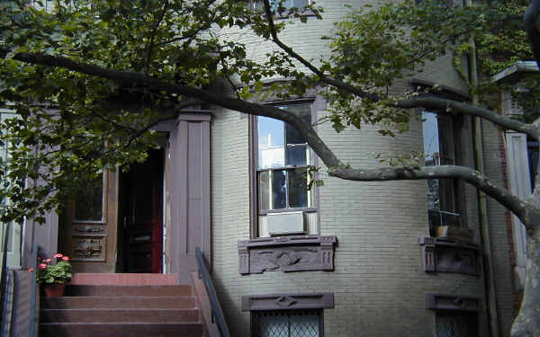 204 W Brookline St in Boston, MA - Building Photo