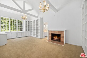 10711 W Sunset Blvd in Los Angeles, CA - Building Photo - Building Photo