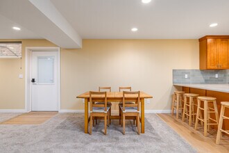 2009 Davison Ave, Unit Basement Studio in Richland, WA - Foto de edificio - Building Photo