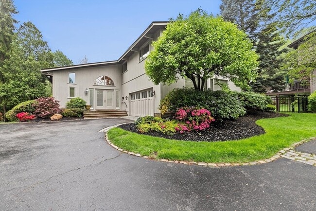 property at 25 Laurus Ln